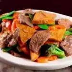 TAUFU FRITO CON CARNE (picante)