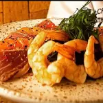 Leque de salmão, atum e camarão 12Pç