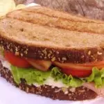 Sandwich de jamón o salchicha