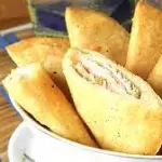 Empanada de cordon bleu de pollo