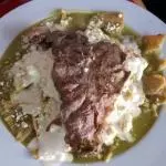 Chilaquiles con bistec