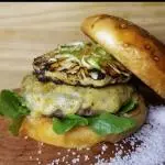Burguer abacaxi salada