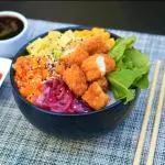 Poke bowl pollo crispy