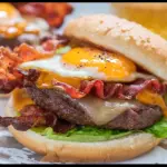 Boby bacon egg salada