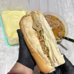 Sándwich de bondiola desmenuzada
