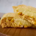 Pastel  de Frango com Requeijão