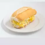 Pão com ovo