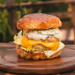 BURGER 4 QUESOS POLLO