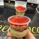 BOLO NO POTE GELEIA MORANGO