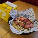 Salchipapa Suiza