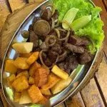 CARNE DE SOL COM MACAXEIRA