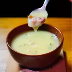 Caldo de mandioca com bacon