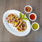 3 tacos al pastor con queso