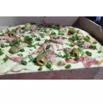 Pizza panceta y huevos a la plancha