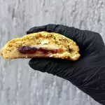 Cookie Ninho com Geleia de Morango