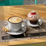 Café mediano o té + cupcake