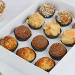Caixa com 12 brigadeiros