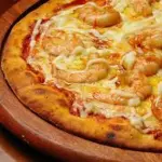 PIZZA DE CAMARÃO E QUEIJO
