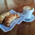 Café Mediano + 2 Medialunas