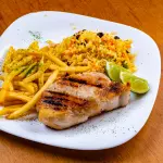 Chorizo suíno + dois Acompanhamentos