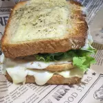 SANDWICH 4 QUESOS