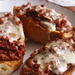 Mollete con chorizo