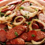 Calabresa Acebolada