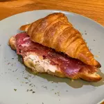 Croissant Walnut