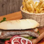 Choripán con papas Fritas