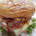 hamburguesa hawaiiana