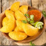 MINI EMPANADAS DE CARNE