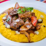 RISOTTO A LA HUANCAÍNA CON LOMO SALT