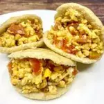 arepa rellena huevos rancheros