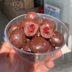 Drageado de cereja com chocolate 70%