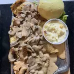 pollo en champiñones