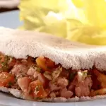 Tapioca de calabresa com catupiry