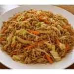 ARROZ SALTEADO CON VEGETALES