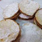 HOJARASCA RELLENA CON MANJAR