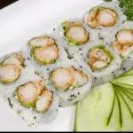 URAMAKI CAMARÃO EMPANADO 10 PEÇAS