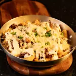 PAPA FRITA CON COSTILLA DESMECHADA