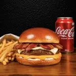 118 Cheddar Bacon +Fritas+coca Lata