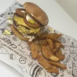 Samoa Burguer Sencilla con papas