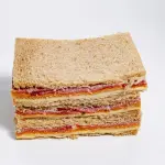 SÁNDWICH CRUDO Y MORRÓN (salvado)