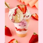 Copo Merengue de Morango