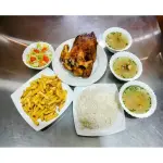 Pollo entero asado al carbón