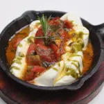 Queso Trenzado en salsa cherry