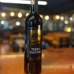 Botella de Vino Tinto