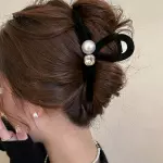 Pinza negra con detalles(copy)