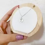 Colar com Pingente Inicial