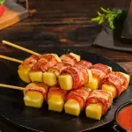 Espetinho Queijo Coalho com Bacon